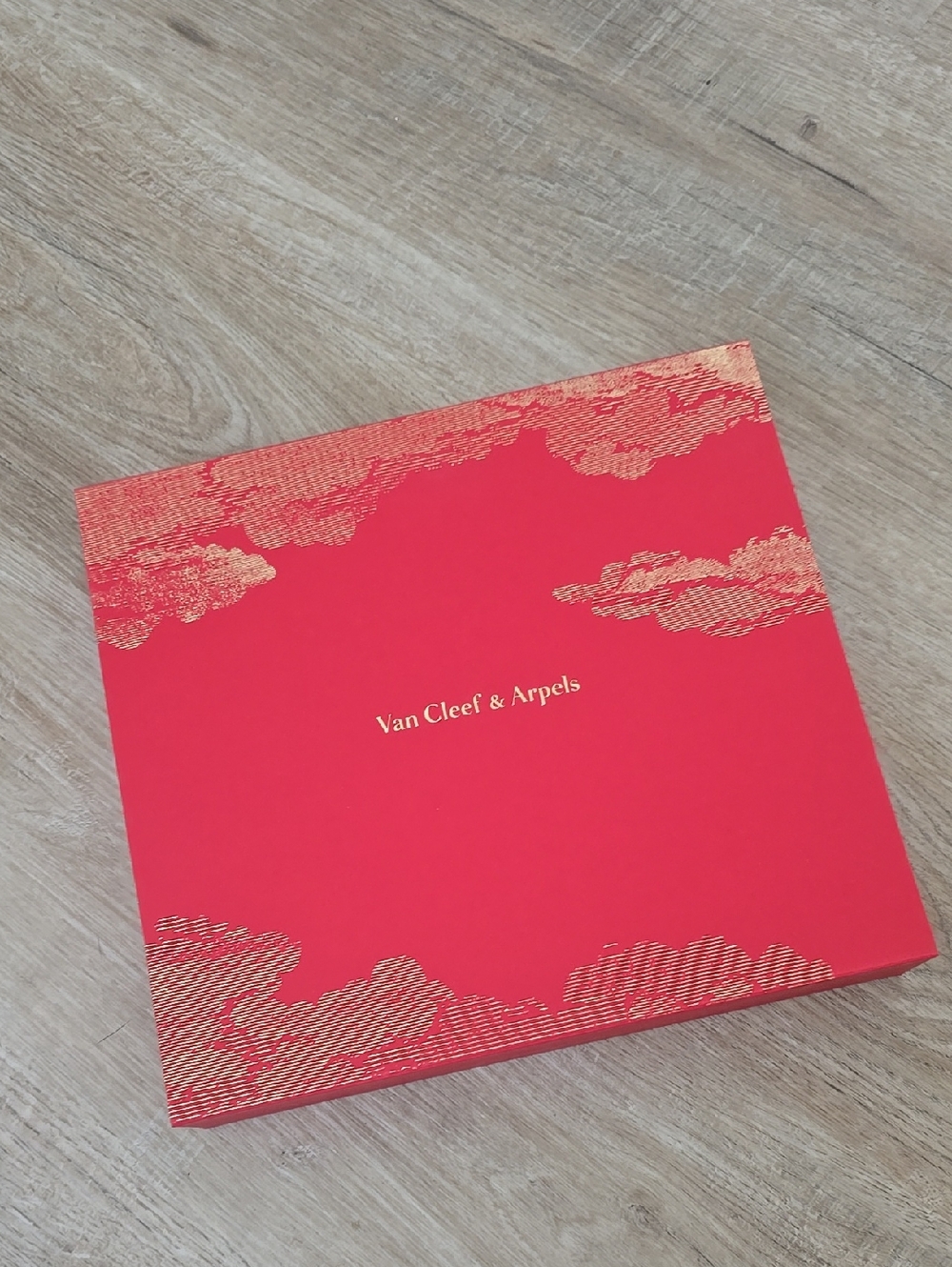 Van Cleef & Arpels Red Envelope Set